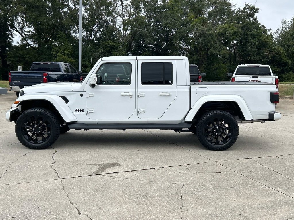 Used 2022 Jeep Gladiator Overland AWD/4WD image 2