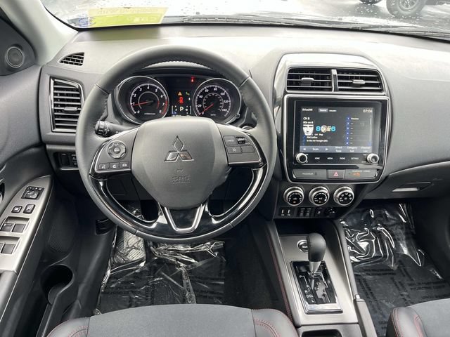 Used 2025 Mitsubishi Outlander Sport AWD image 11