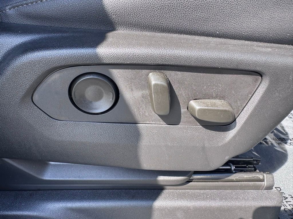 Used 2023 Chevrolet Tahoe LT w/ Luxury Package AWD/4WD image 24