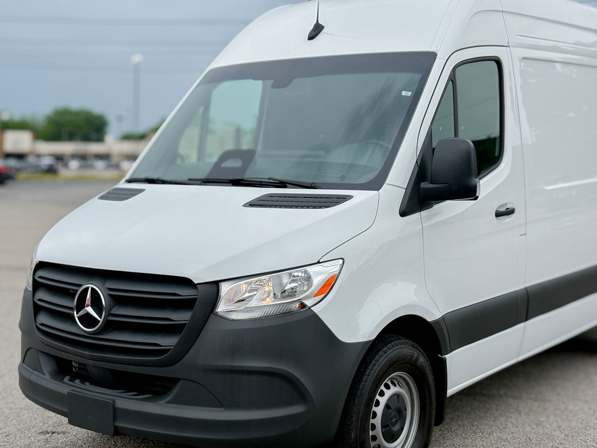 Used 2025 Mercedes-Benz Sprinter 2500 image 7