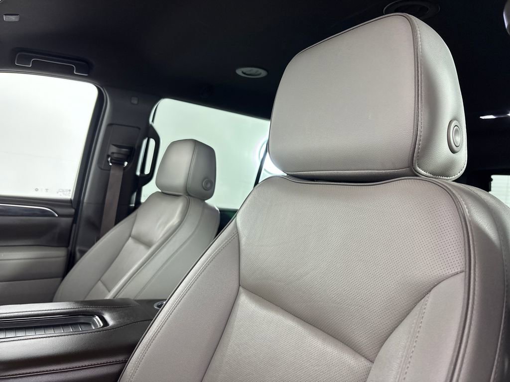 Used 2023 GMC Yukon SLT image 11