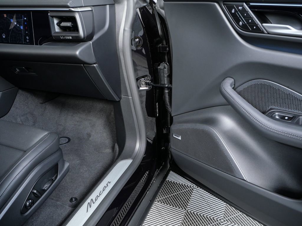 New 2026 Porsche Macan Electric image 21