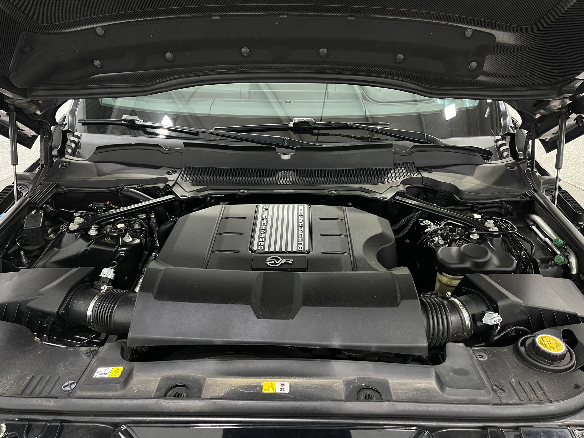 Used 2020 Land Rover Range Rover Sport SVR AWD/4WD image 27