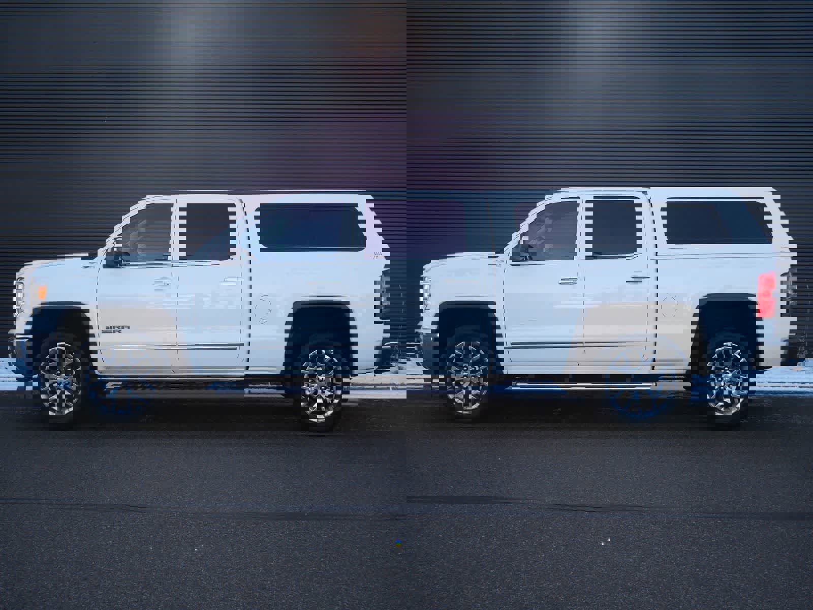 Used 2014 GMC Sierra 1500 SLT w/ SLT Crew Cab Value Package image 2