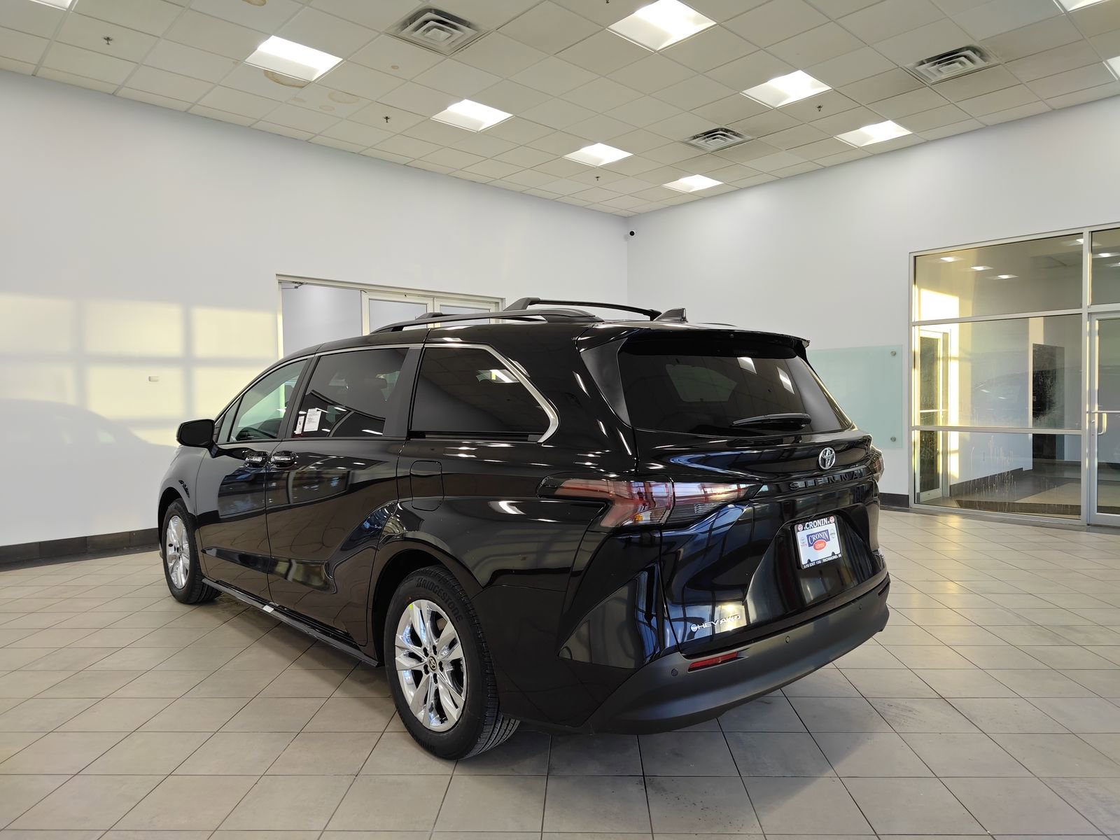 New 2026 Toyota Sienna XLE image 5
