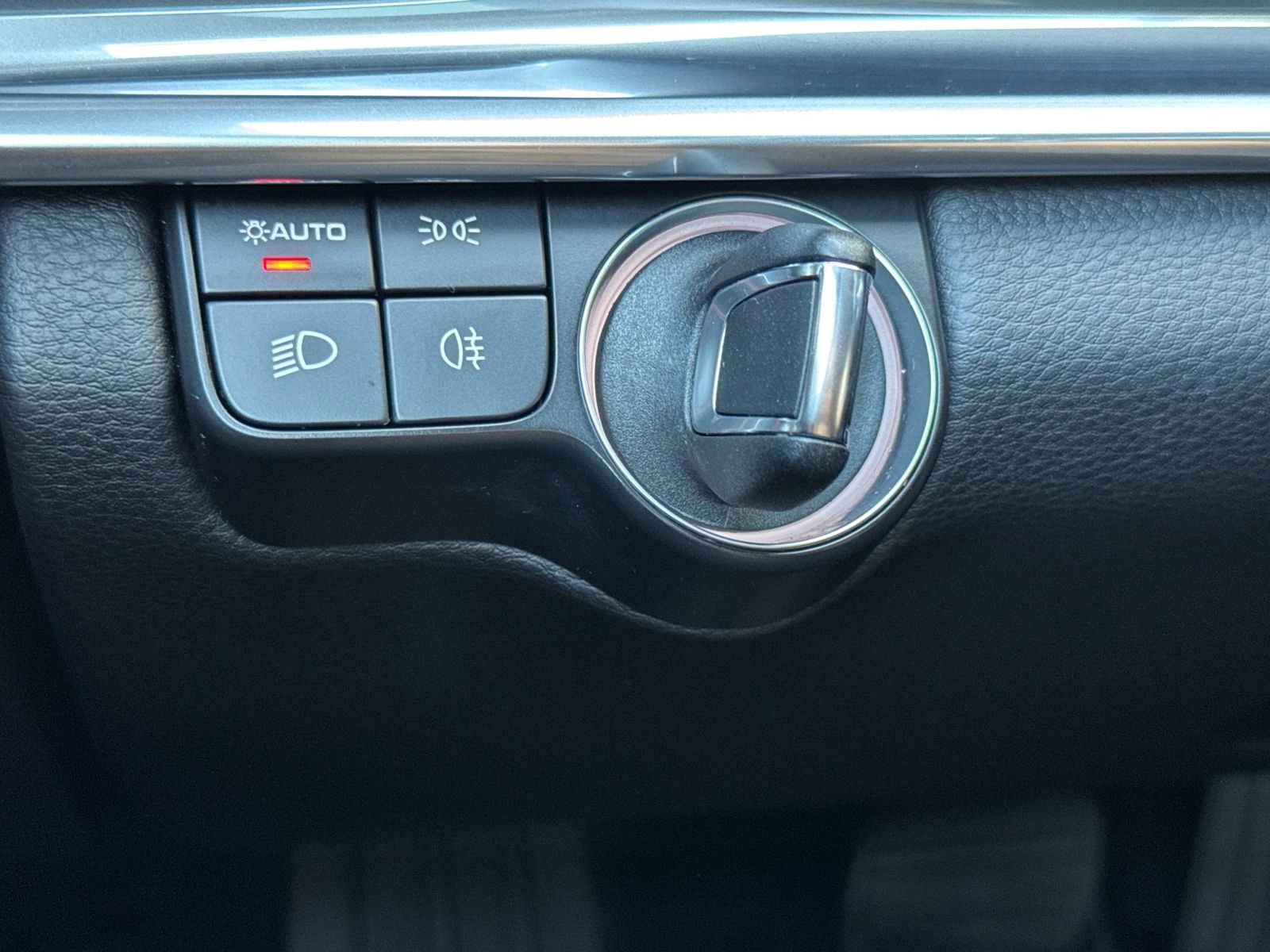 Certified 2022 Porsche Panamera 4 Platinum Edition image 31