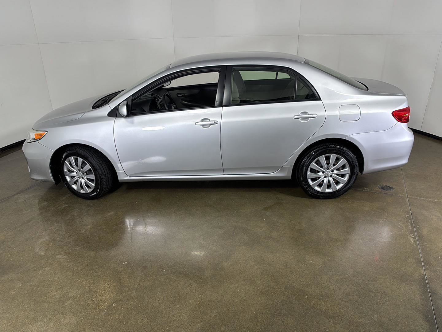 Used 2012 Toyota Corolla LE image 24