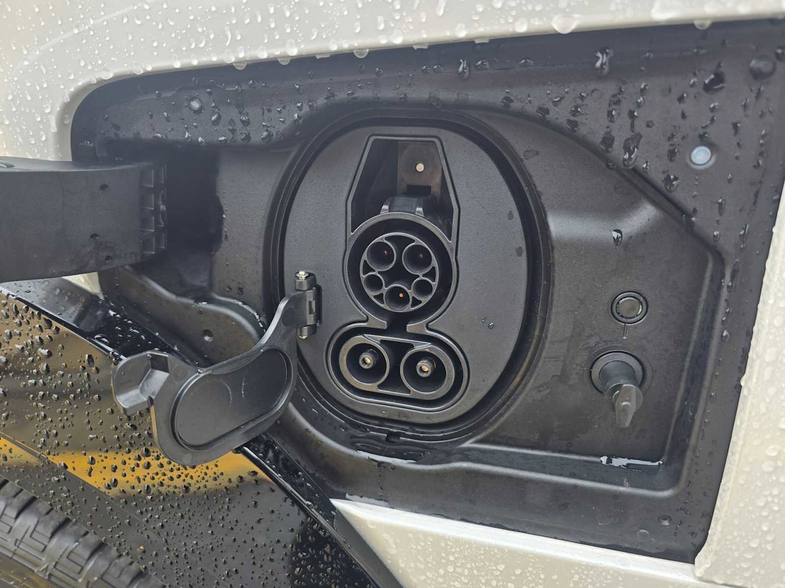 Certified 2025 Lexus RZ 300e image 18