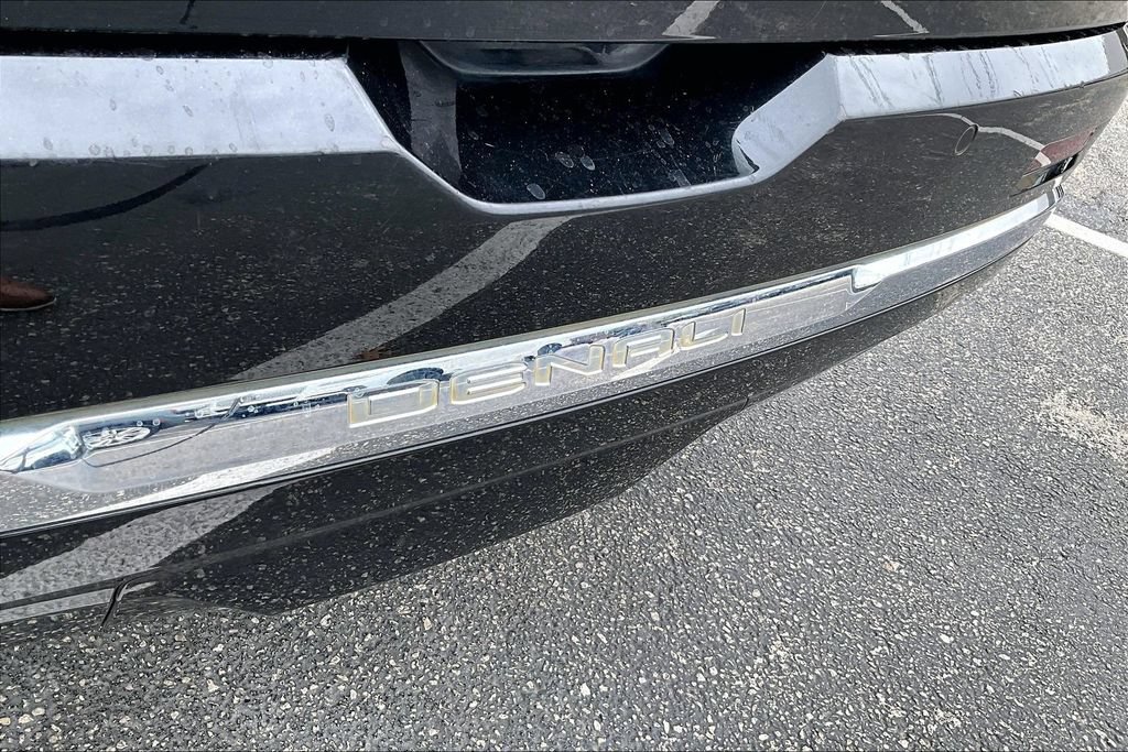 Used 2023 GMC Acadia Denali FWD image 42