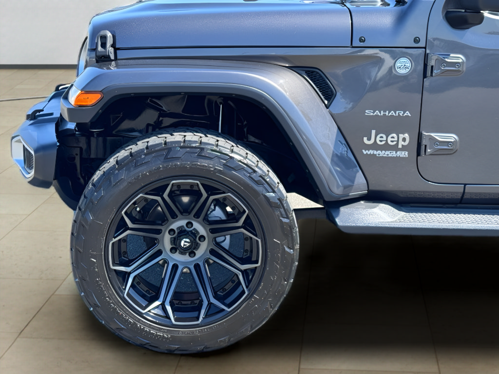 Used 2020 Jeep Wrangler Unlimited Sahara AWD/4WD image 38