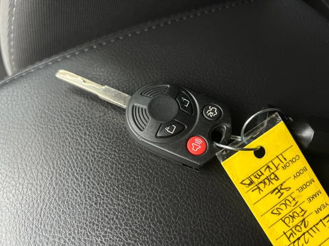 Used 2014 Ford Focus SE FWD image 28