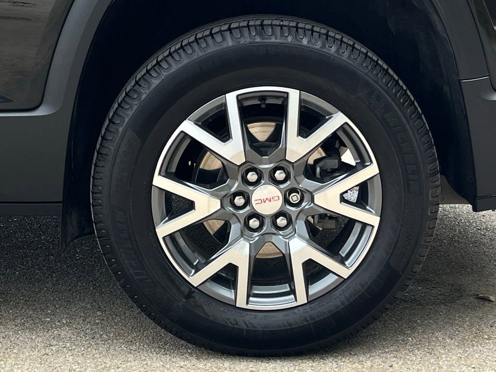 Used 2023 GMC Acadia SLT w/ Preferred Package image 32