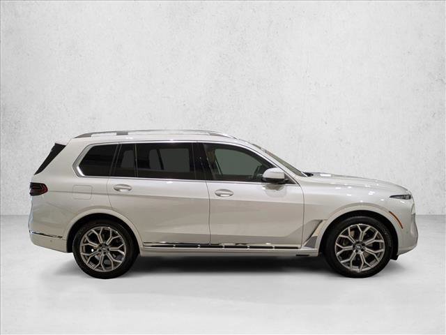 Used 2023 BMW X7 xDrive40i w/ Premium Package AWD/4WD image 4