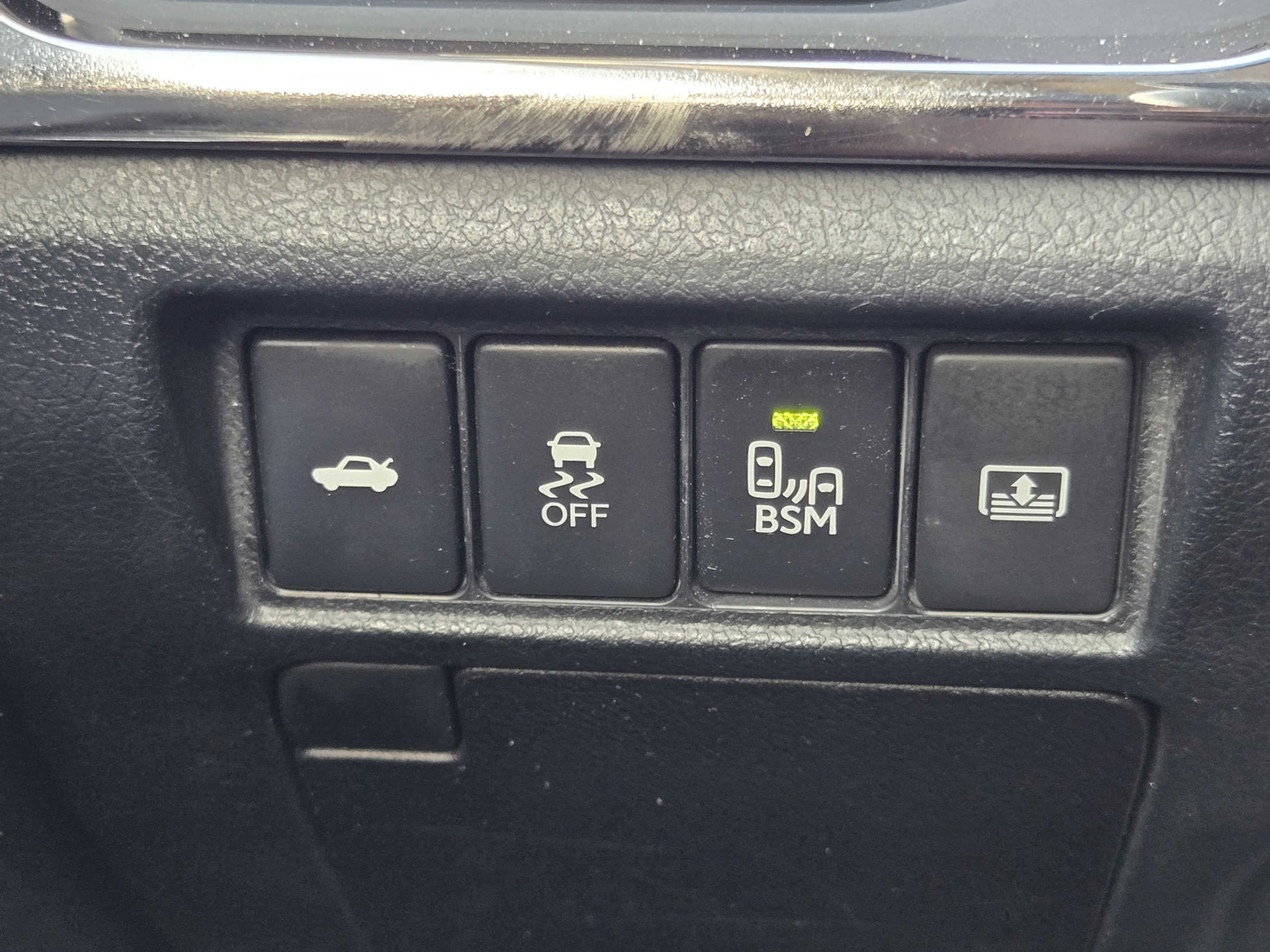 Used 2014 Toyota Avalon Limited w/ Technology Package FWD image 19