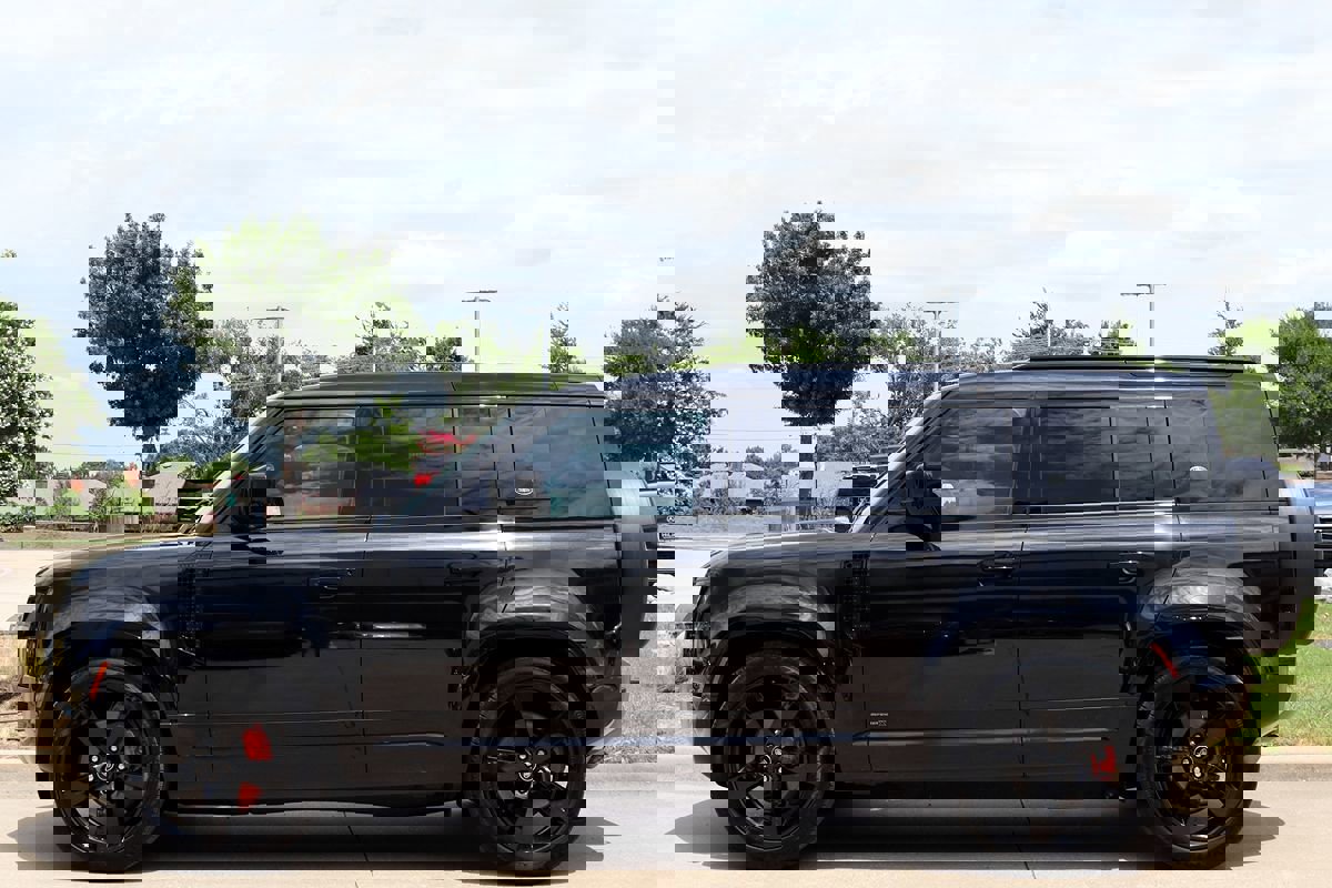 Used 2022 Land Rover Defender 110 X image 8