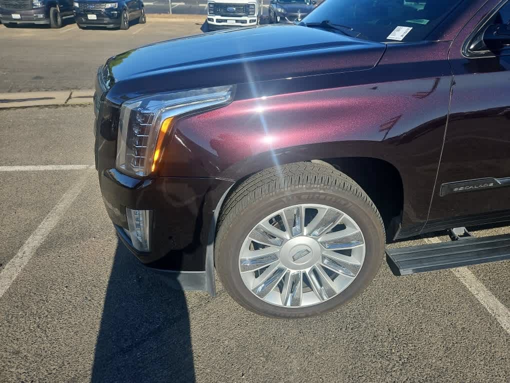 Used 2018 Cadillac Escalade Platinum AWD/4WD image 8