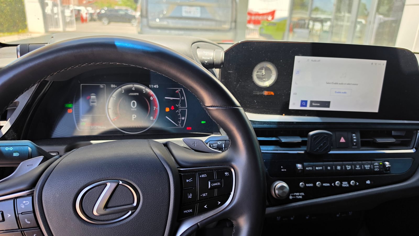 Used 2025 Lexus ES 300h w/ Premium Package FWD image 6