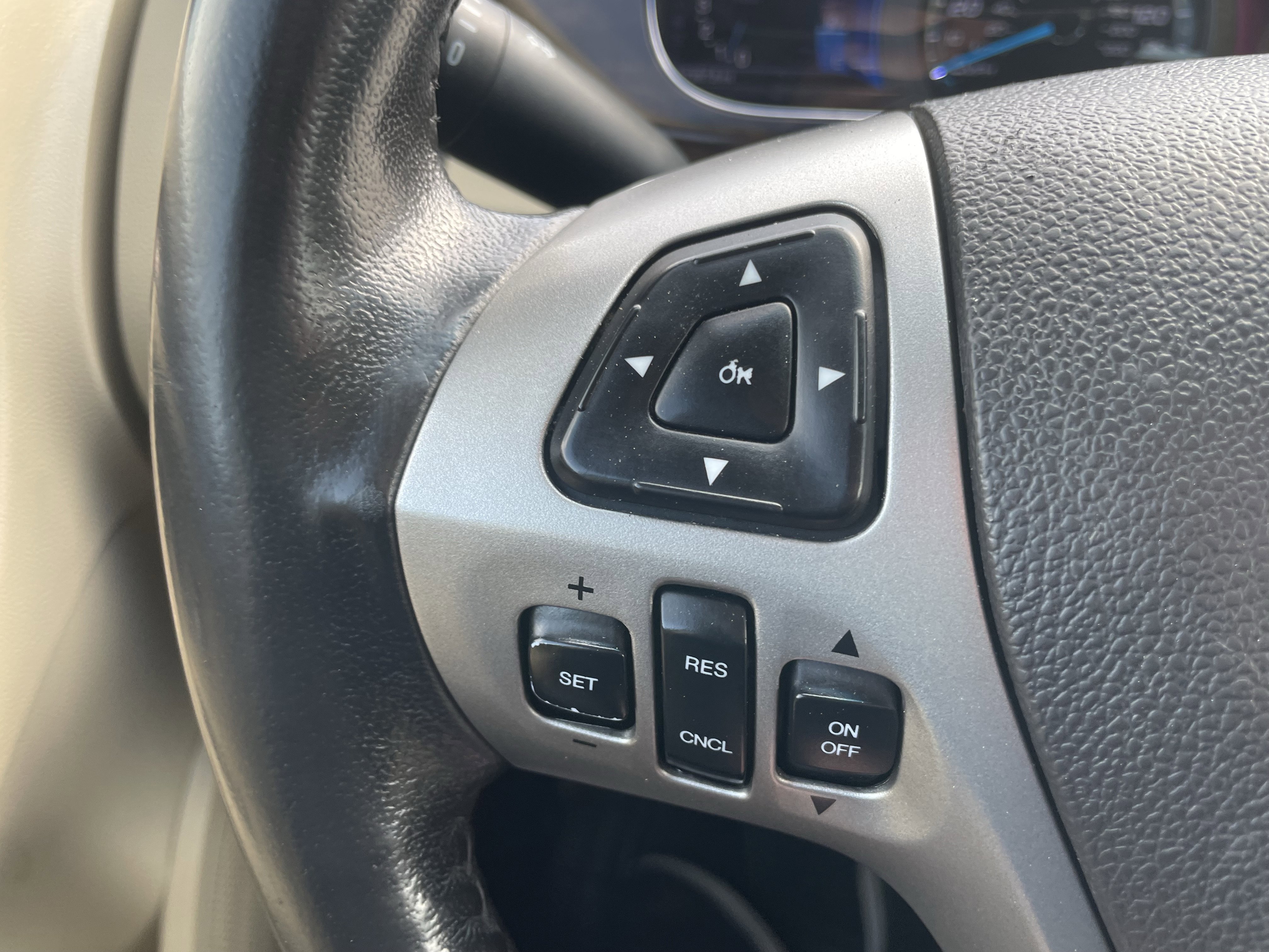 Used 2013 Ford Taurus Limited FWD image 15