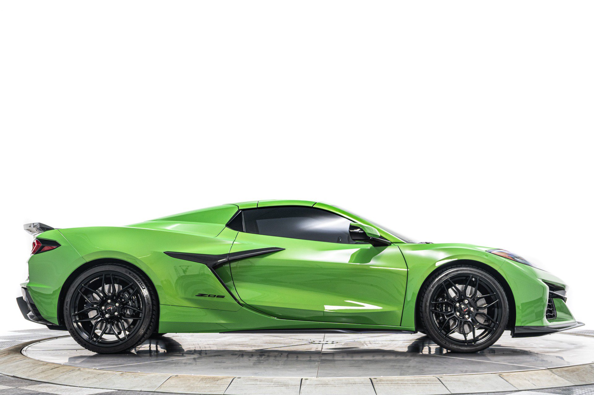 Used 2026 Chevrolet Corvette Z06 RWD image 18