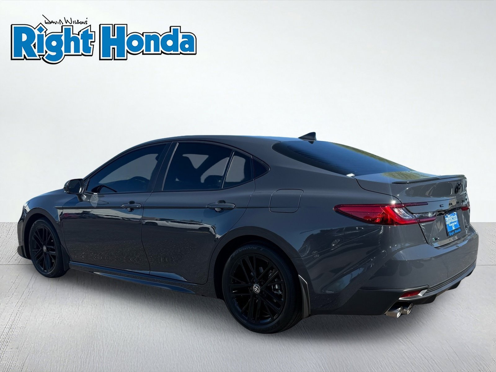 Used 2026 Toyota Camry SE w/ Multimedia Upgrade Package FWD image 4