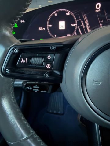 Used 2022 Porsche Taycan image 24