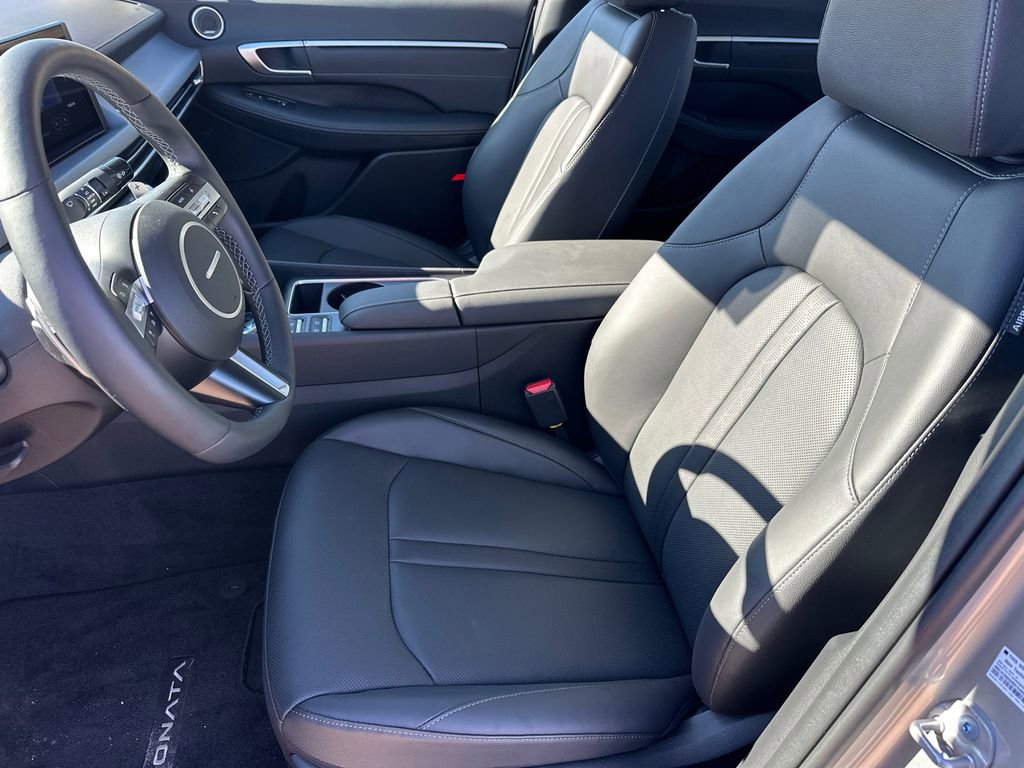 New 2025 Hyundai Sonata Limited image 9