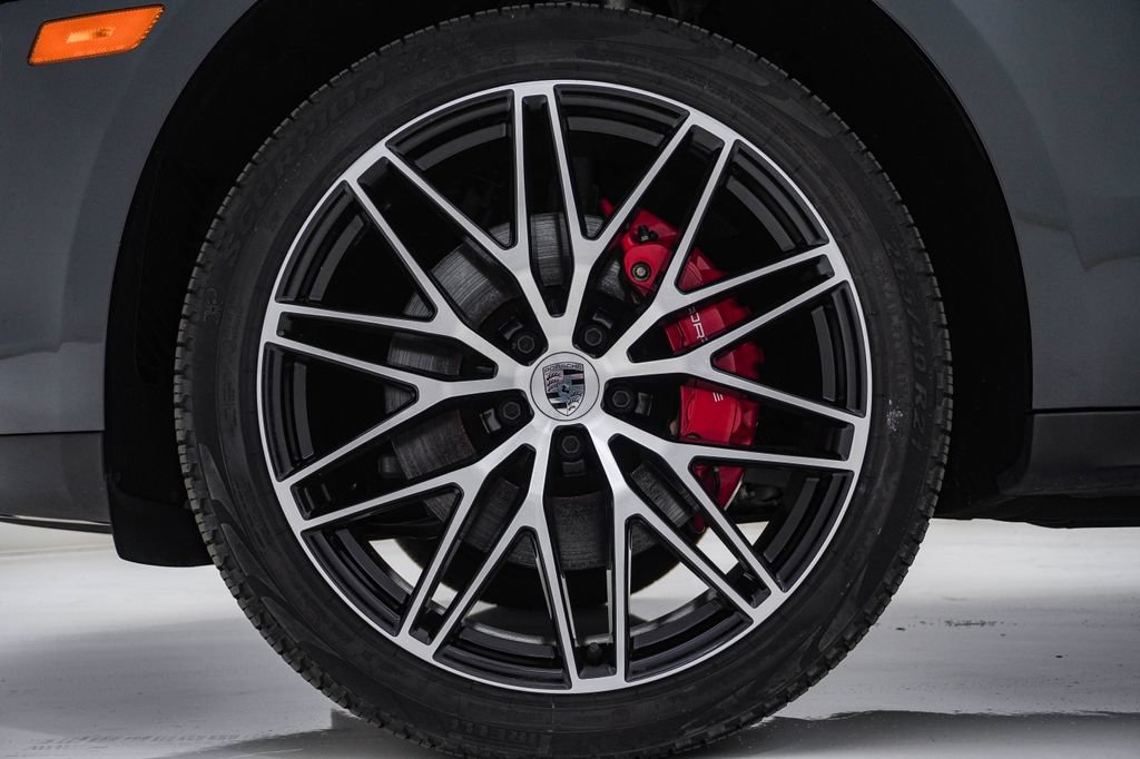 Certified 2023 Porsche Macan S AWD/4WD image 13