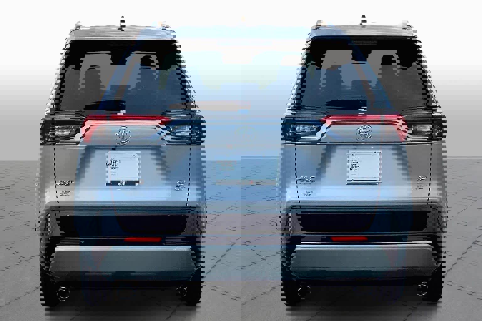 Used 2025 Toyota RAV4 XSE w/ Weather Package image 5