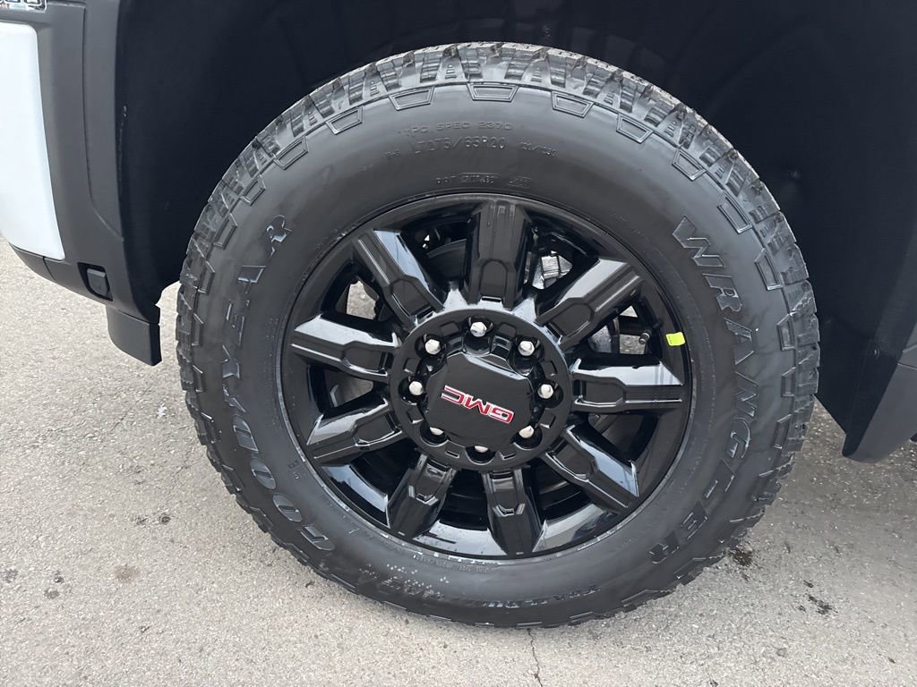 New 2026 GMC Sierra 2500 AT4 w/ AT4 Premium Plus Package image 33