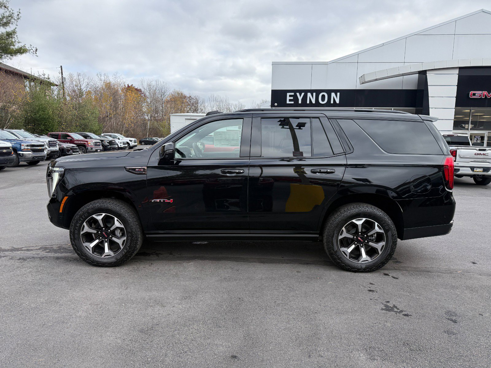 New 2026 GMC Yukon AT4 Ultimate w/ LPO, Illumination Package image 2