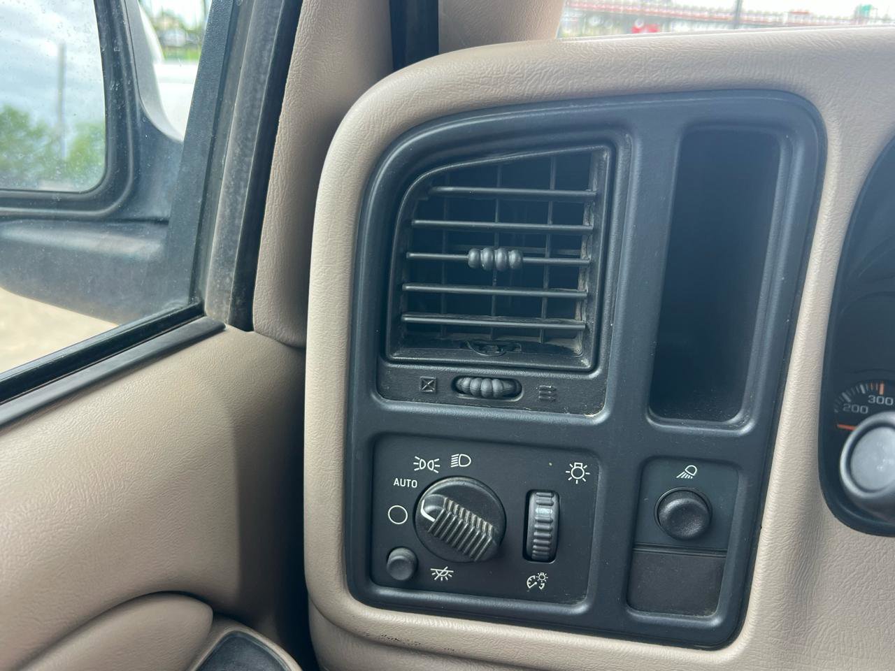 Used 2005 Chevrolet Silverado 2500 LS AWD/4WD image 42