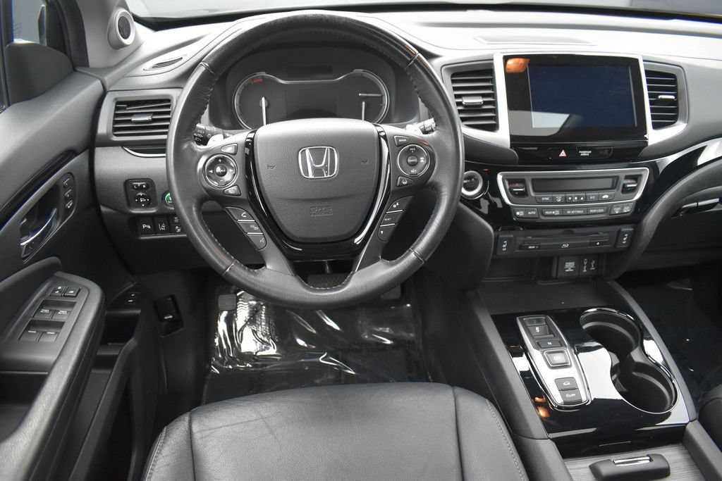 Used 2017 Honda Pilot Touring image 12