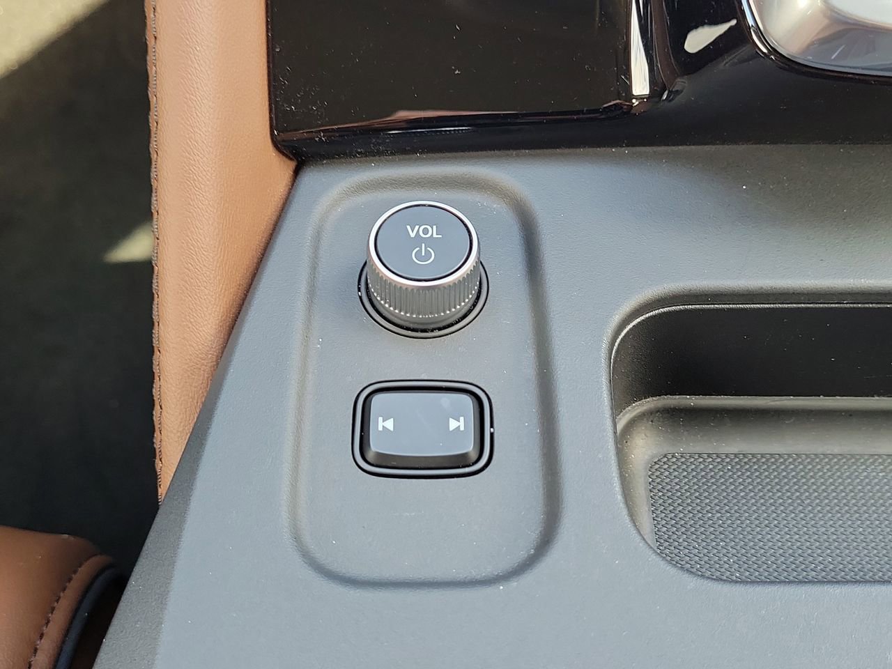 Used 2025 Acura MDX w/ Advance Package image 22