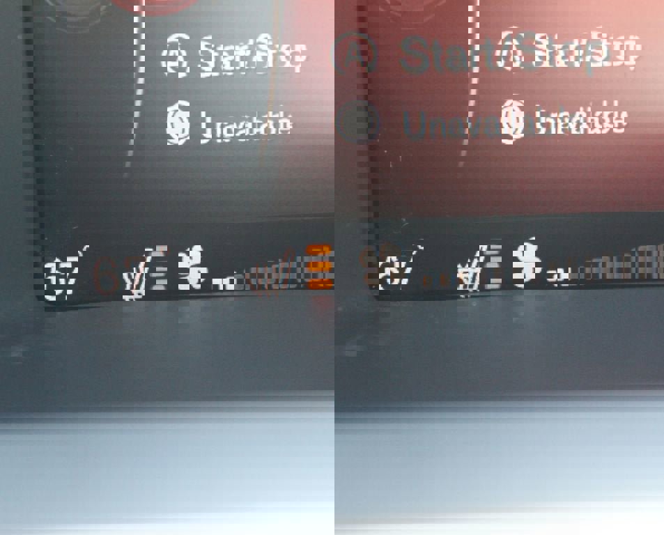 Used 2017 Volvo V60 T5 Cross Country w/ Convenience Package image 8