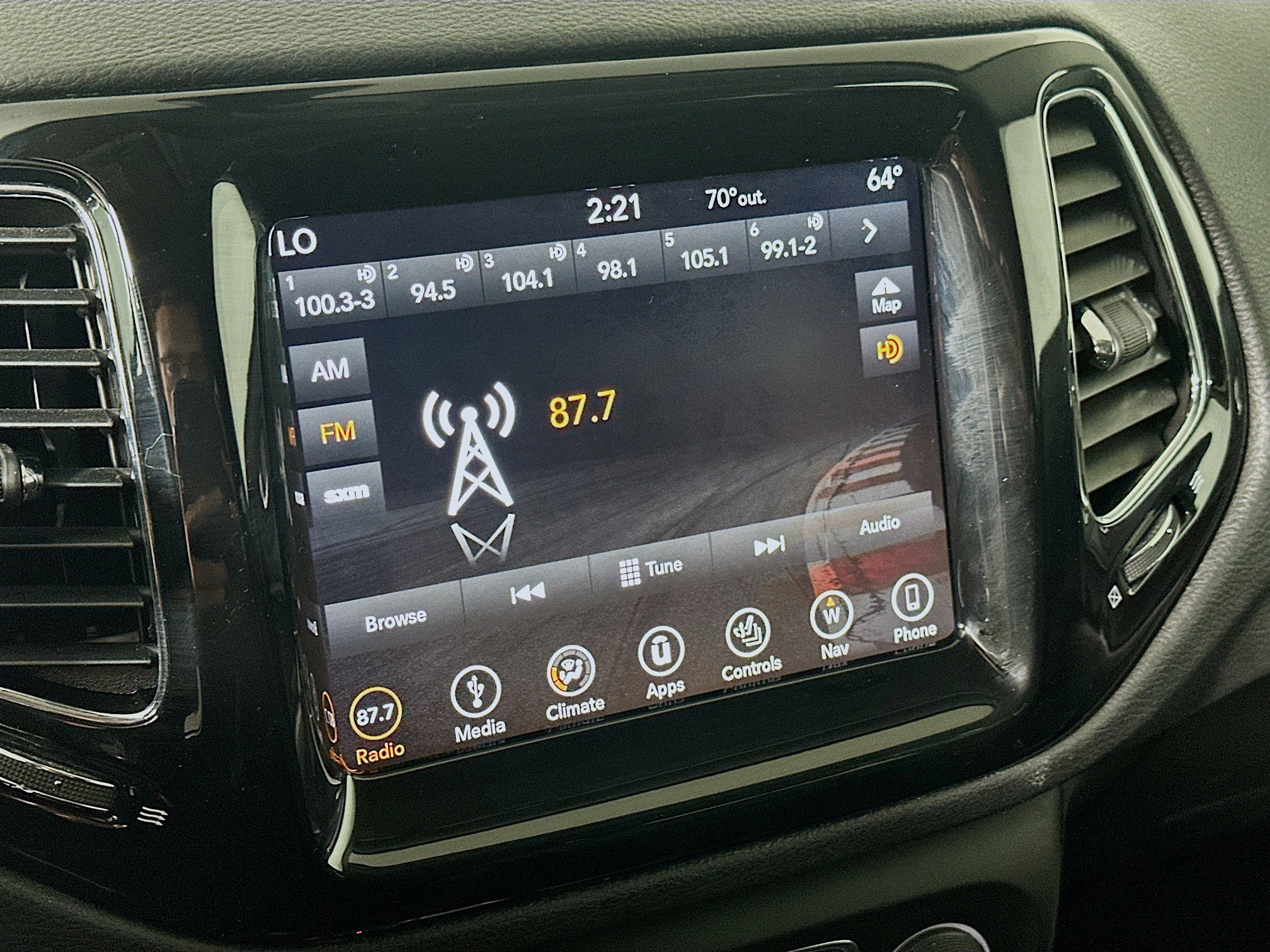Used 2018 Jeep Compass Limited w/ Navigation Group FWD image 21