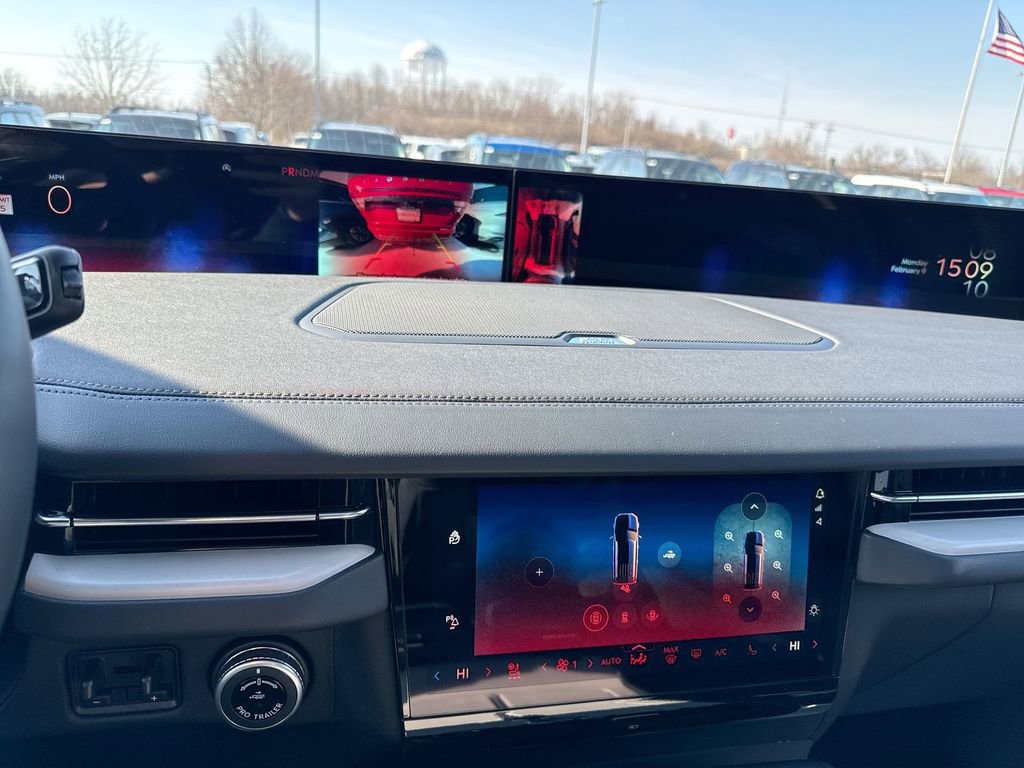 New 2026 Lincoln Navigator L Reserve w/ Jet Appearance Package image 16