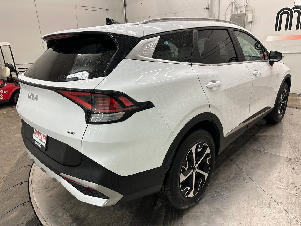 Used 2025 Kia Sportage EX image 17