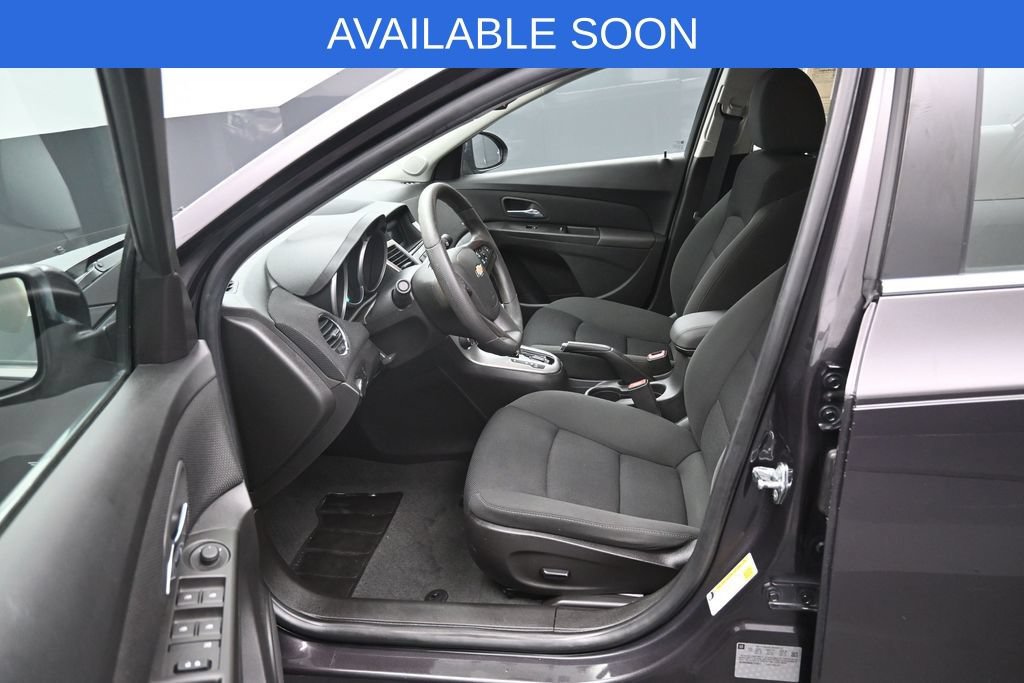 Used 2016 Chevrolet Cruze LT FWD image 9