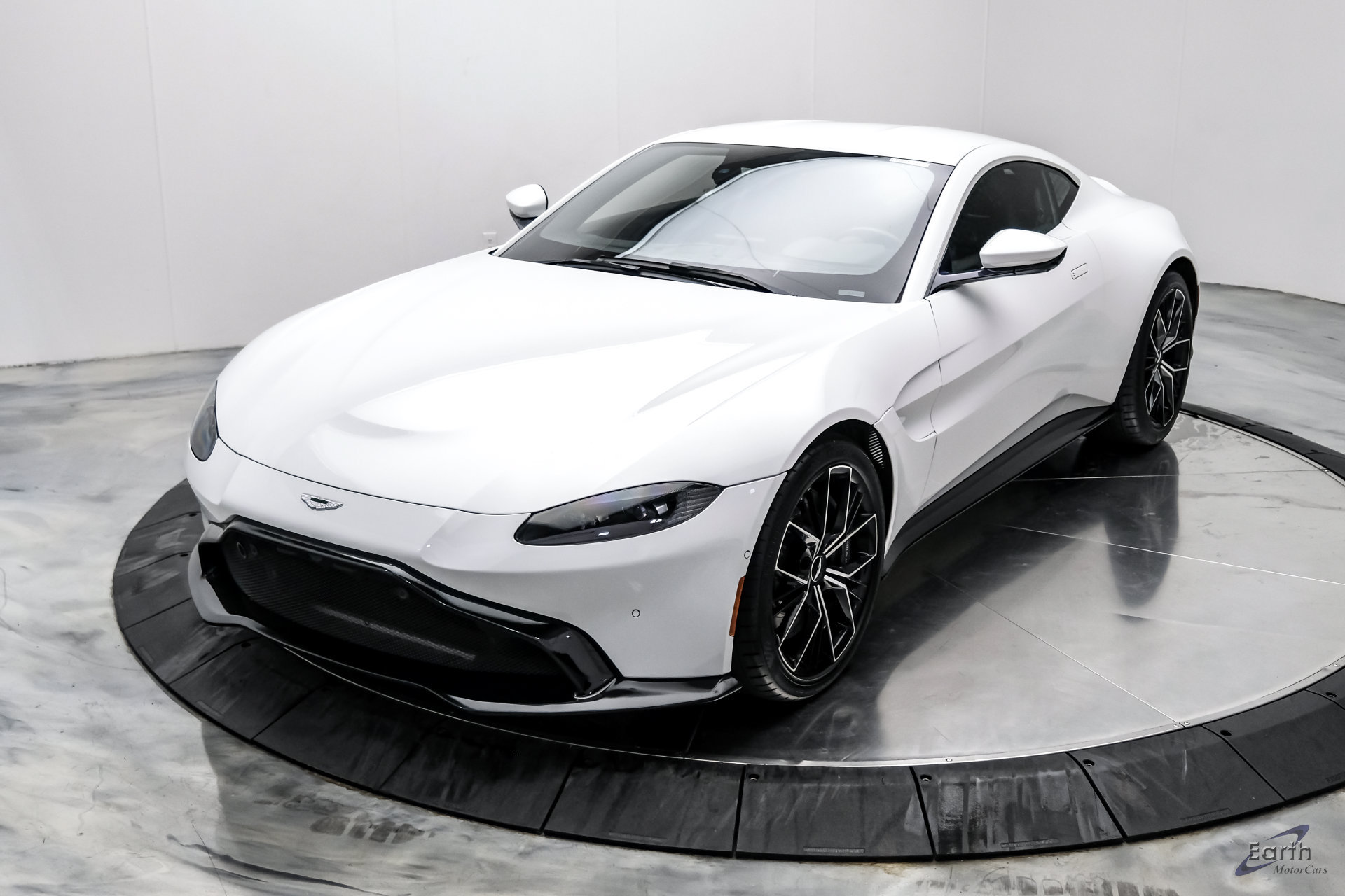 Used 2022 Aston Martin V8 Vantage Coupe RWD image 7