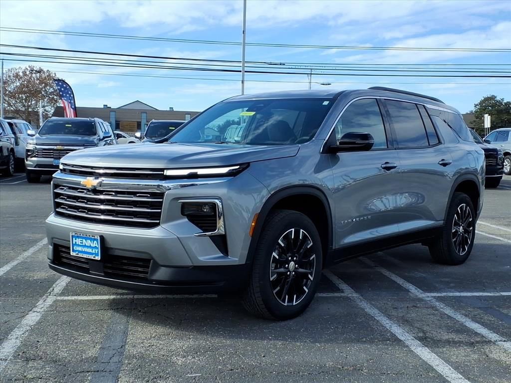 New 2026 Chevrolet Traverse LT w/ Sun and Wheel Package image 3