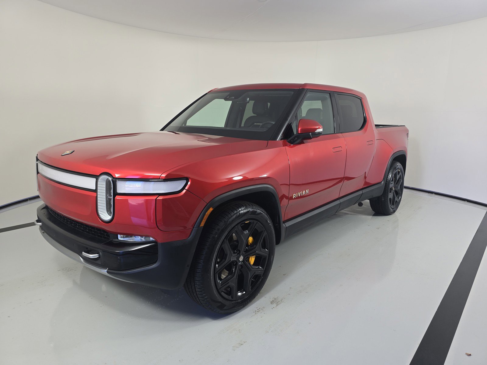 Used 2023 Rivian R1T Adventure image 1