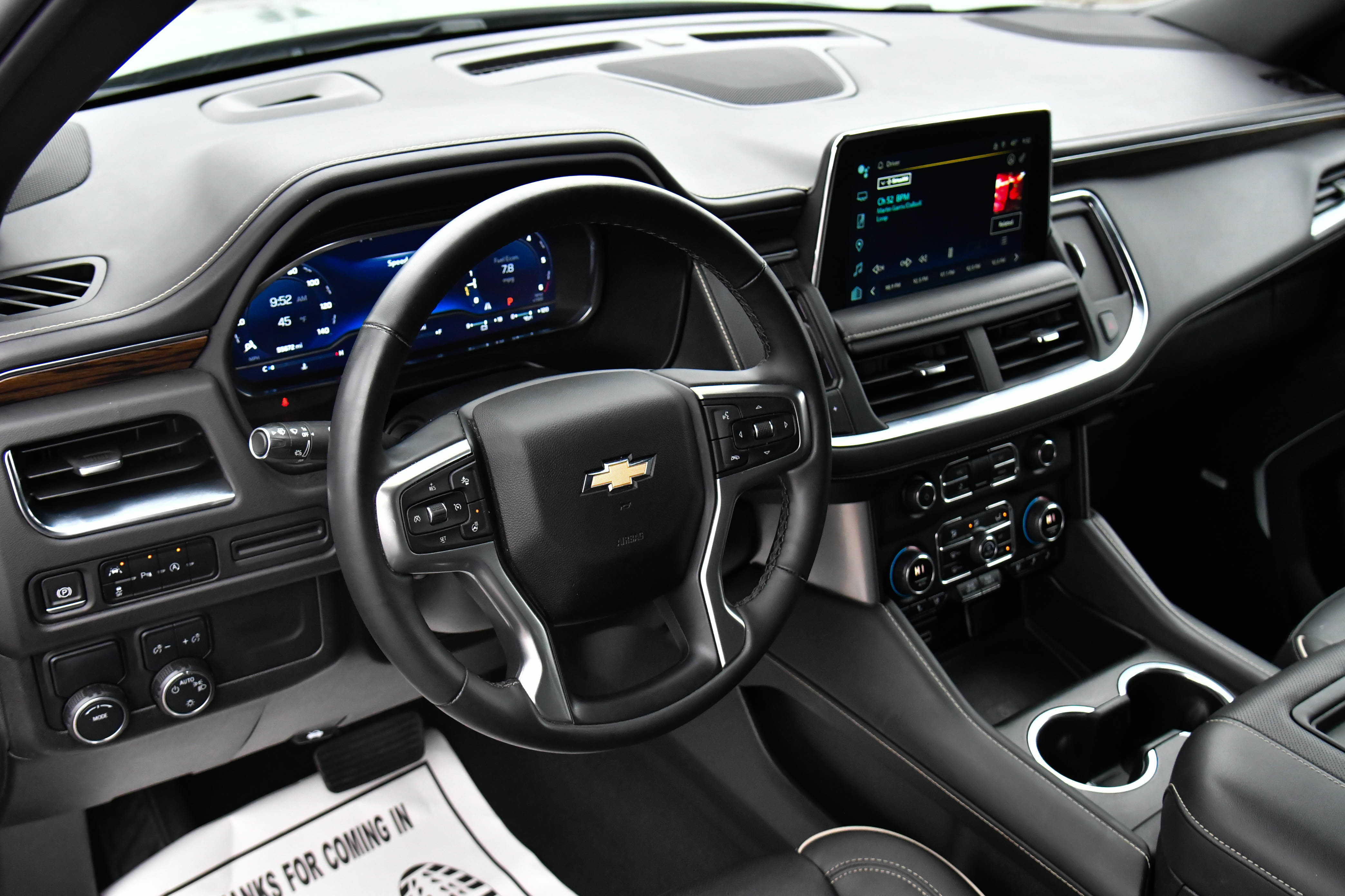 Used 2023 Chevrolet Suburban Premier image 16