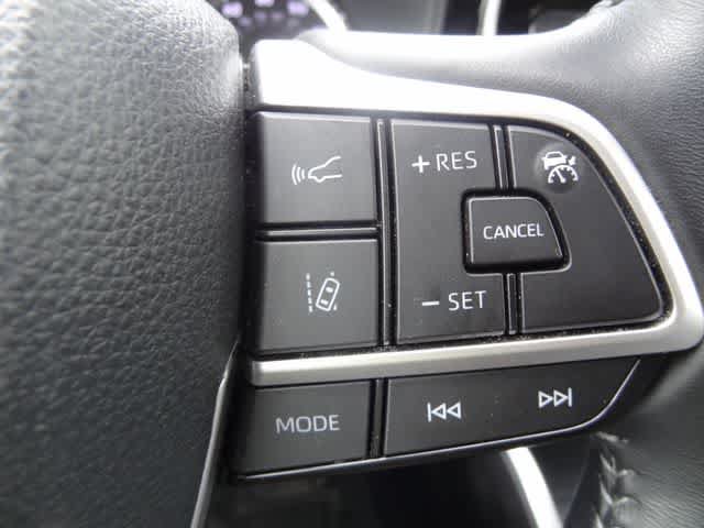Certified 2025 Toyota Highlander LE FWD image 20
