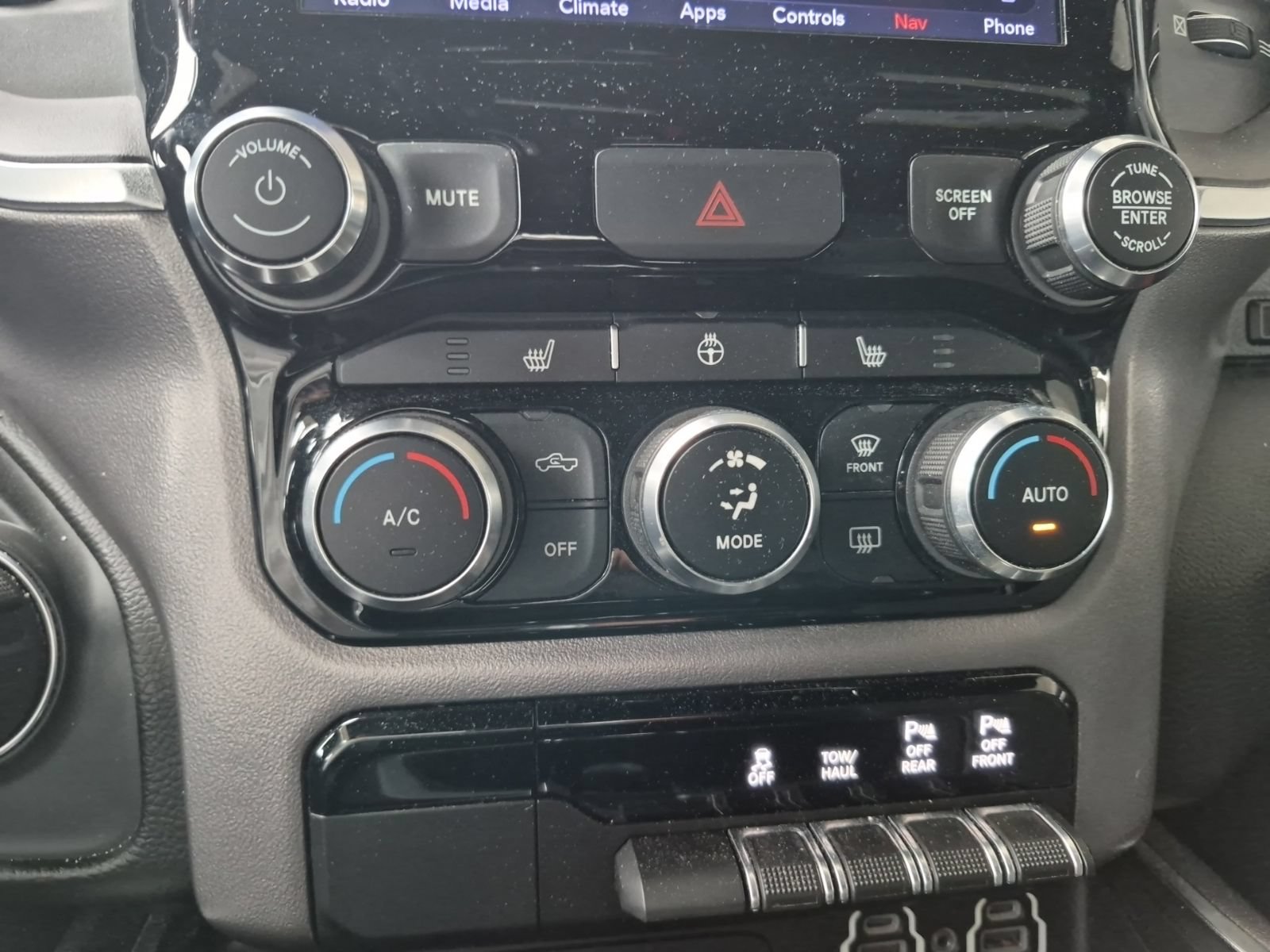 Used 2019 RAM 1500 Big Horn RWD image 16