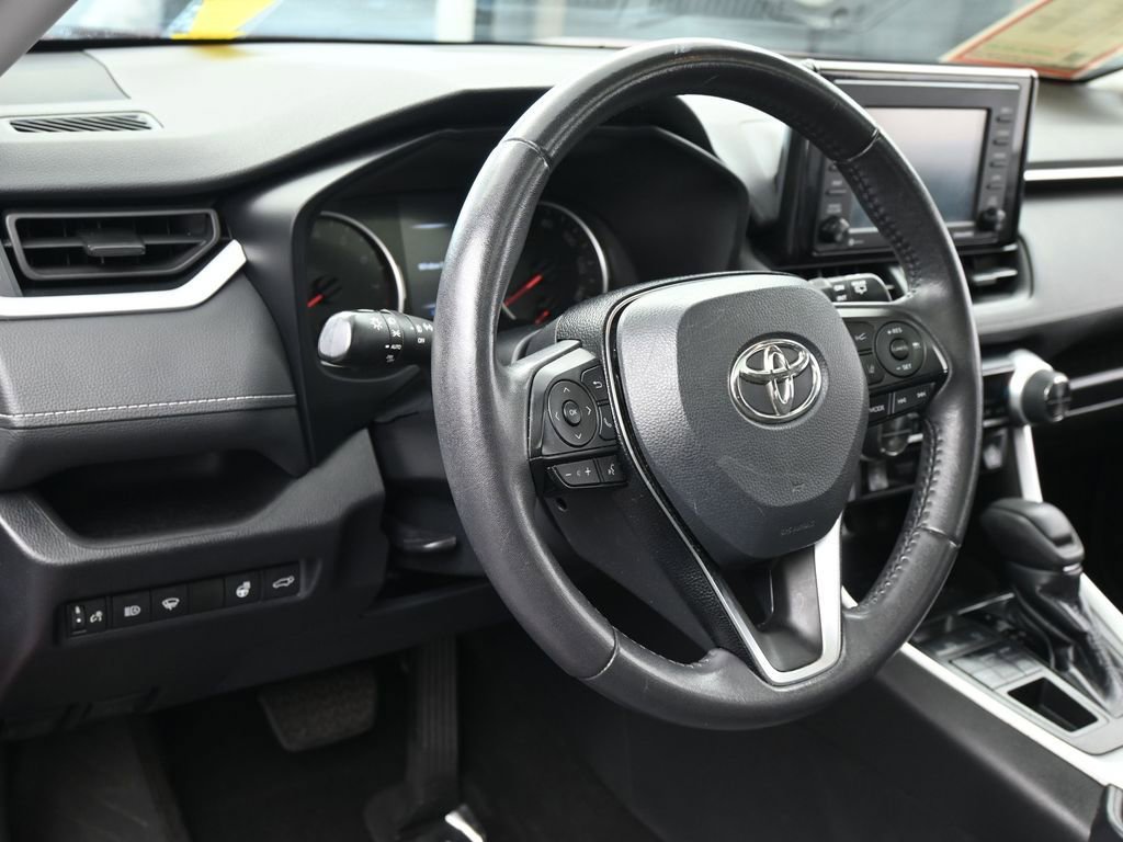 Used 2020 Toyota RAV4 XLE w/ Convenience Package image 15