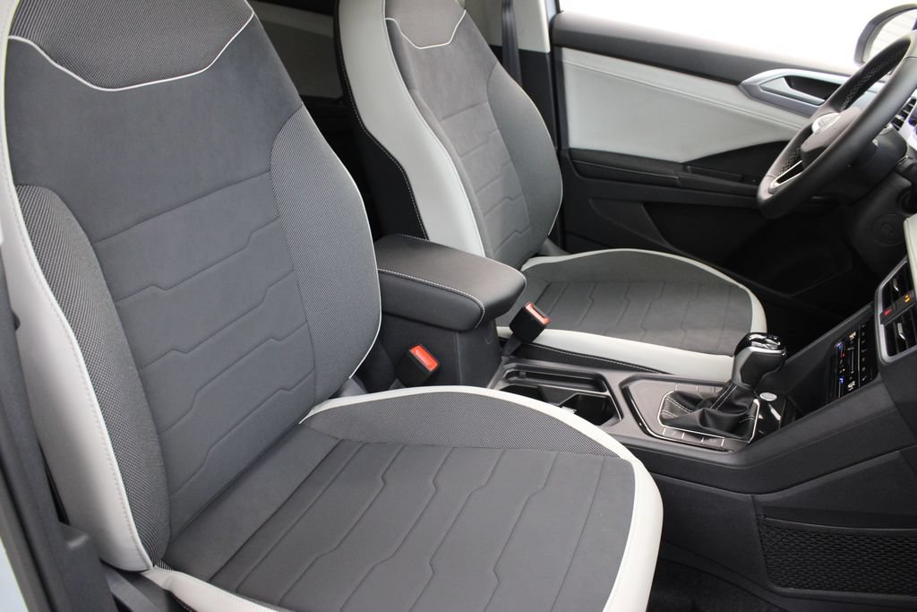 New 2026 Volkswagen Taos SE FWD image 22