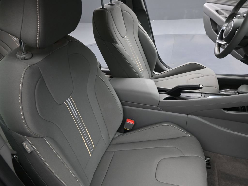 Certified 2026 Hyundai Elantra Sport w/ Cargo Package image 19