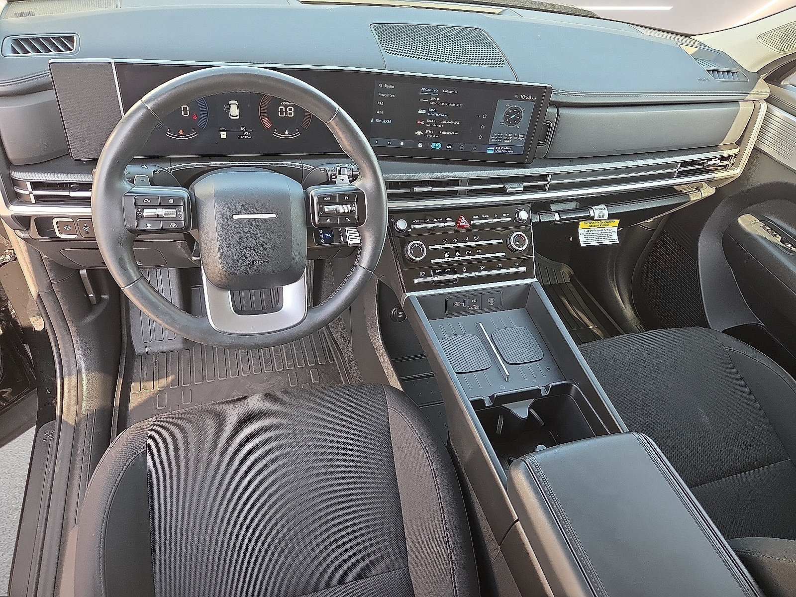 Used 2025 Hyundai Santa Fe SE FWD image 6