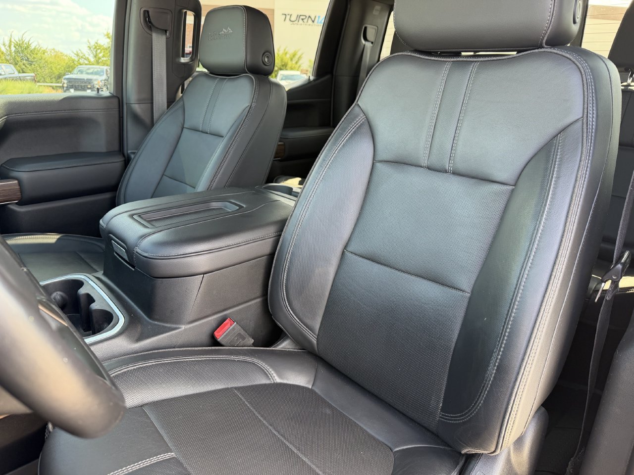 Used 2021 Chevrolet Silverado 1500 High Country w/ Technology Package AWD/4WD image 25
