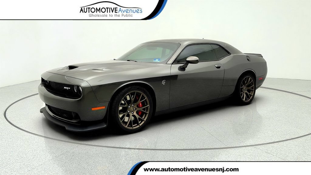 Used 2016 Dodge Challenger SRT Hellcat RWD image 1